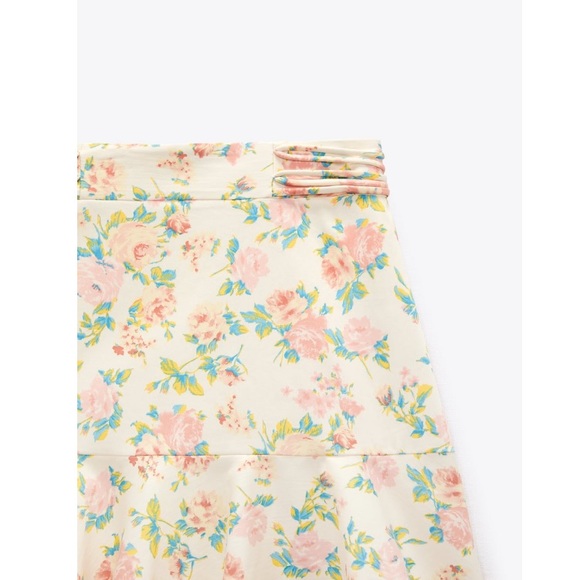 Zara NWT floral print mini skirt - Picture 2 of 9